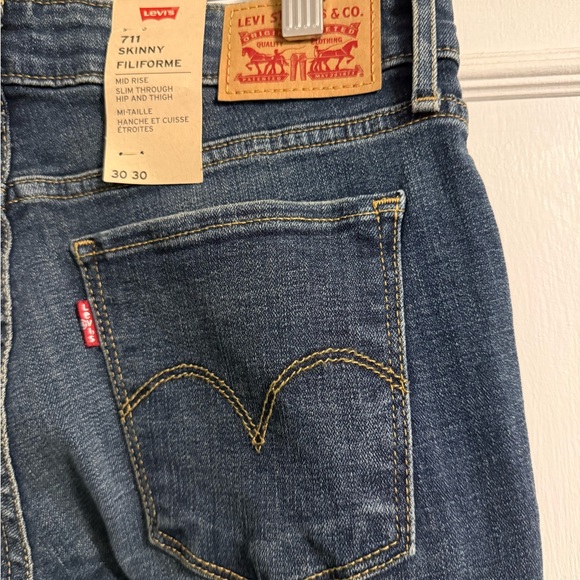 Levi's Sculpt Jeans in Dark Blue - Picture 8 of 10